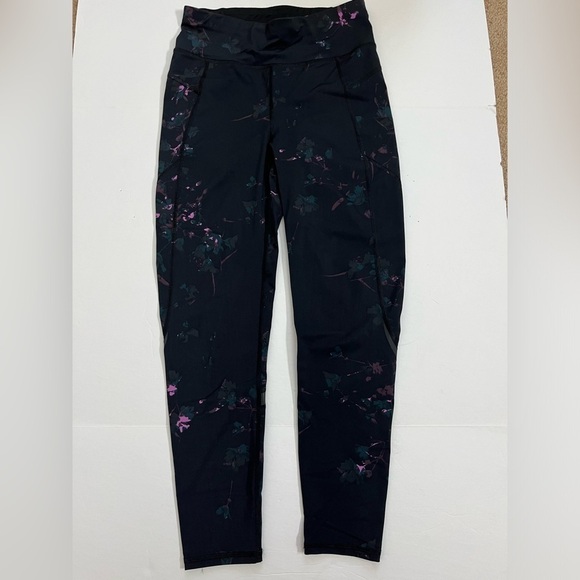 Sweaty Betty The Zero Gravity Leggings Size Small Black with Floral Print - Picture 1 of 8
